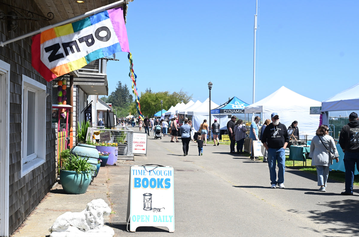 Vendors at the Ilwaco Saturday Market